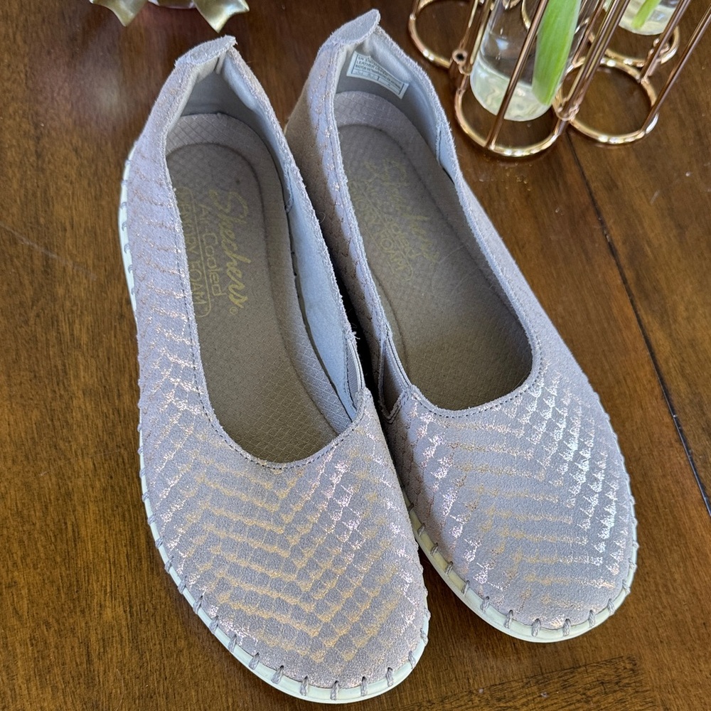 Skechers Women's Light Gray Shimmery Slip-On Flats